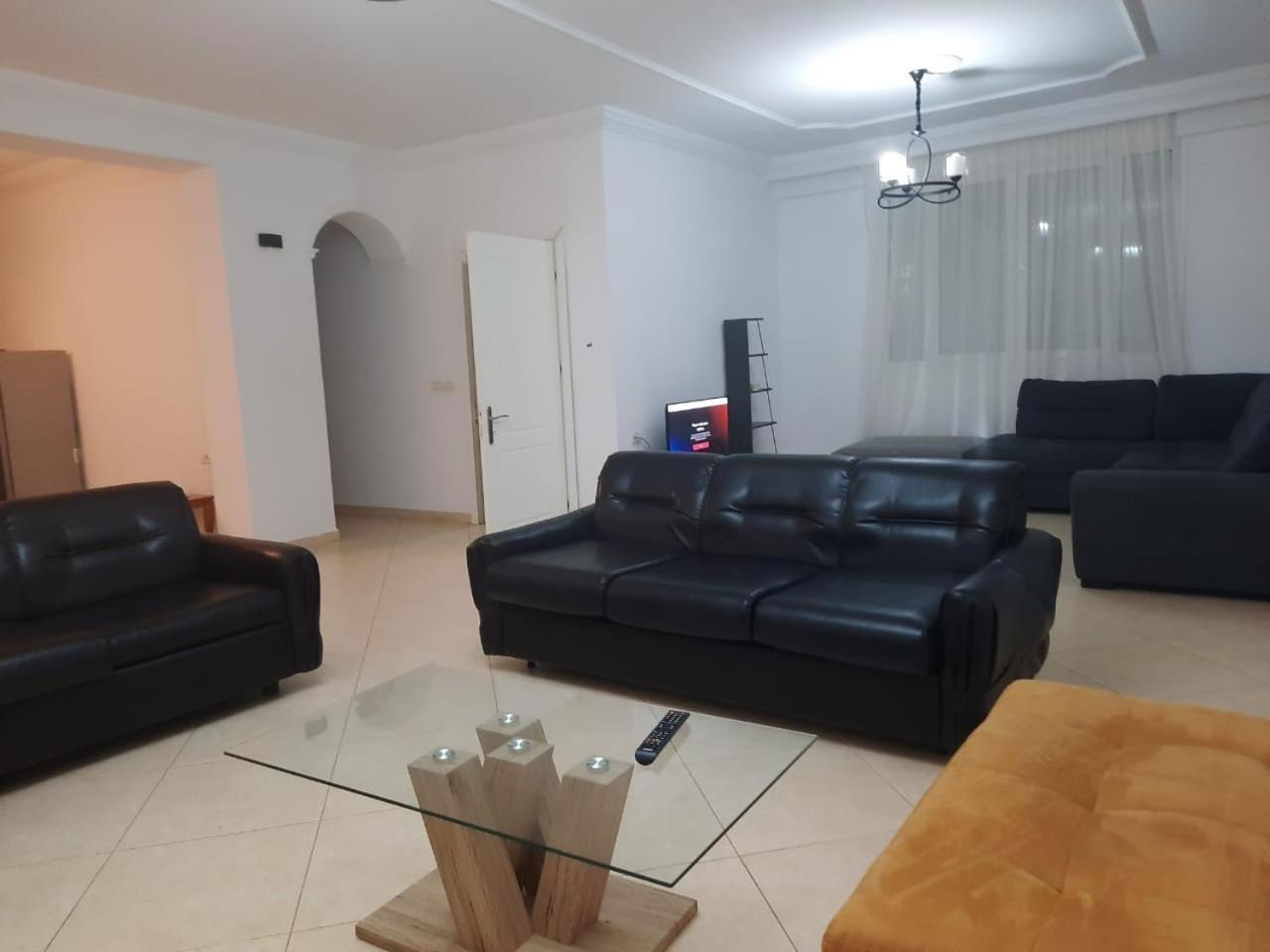 Appartement Adam Free Parking Vlorë